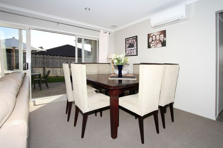 Photo of property in 25 Saltwood Street, Red Beach, 0932