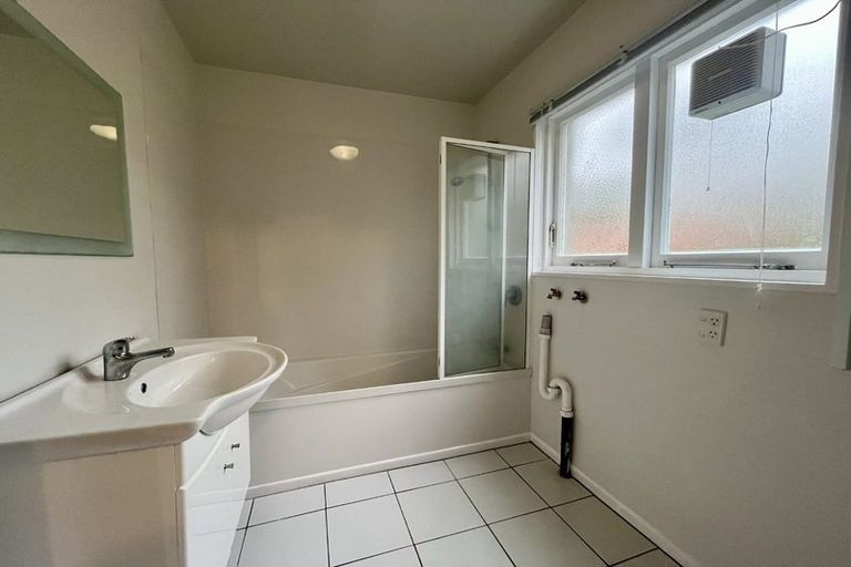 Photo of property in Bryon Court Flats, 25 Apuka Street, Brooklyn, Wellington, 6021