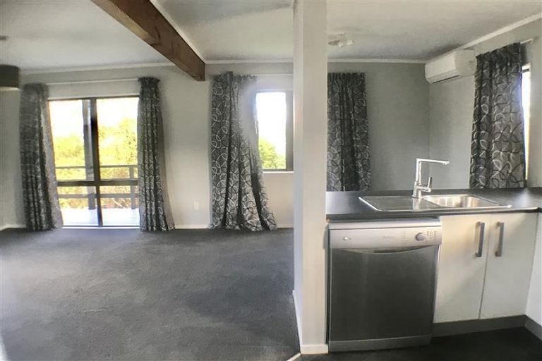 Photo of property in 36 Cyclarama Crescent, Massey, Auckland, 0614