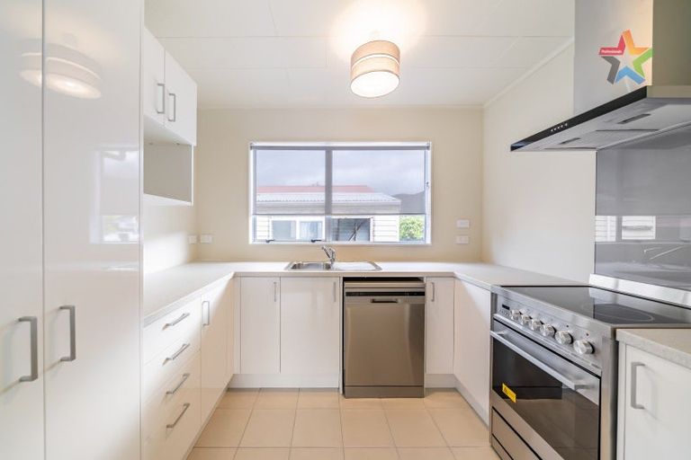 Photo of property in 293a Wellington Road, Wainuiomata, Lower Hutt, 5014