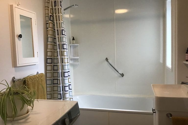 Photo of property in 4/84 Freyberg Street, Lyall Bay, Wellington, 6022