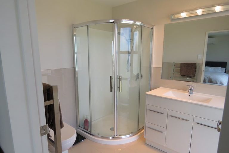 Photo of property in 15 Popokatea Drive, Takanini, 2112