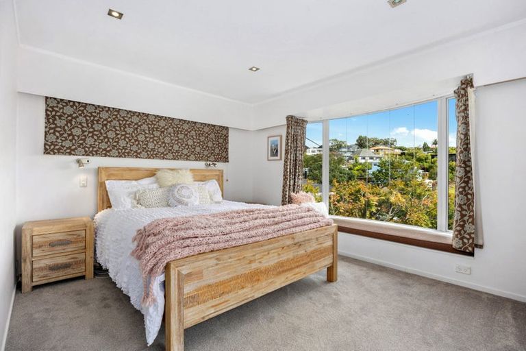 Photo of property in 1/22 Sandown Road, Rothesay Bay, Auckland, 0630