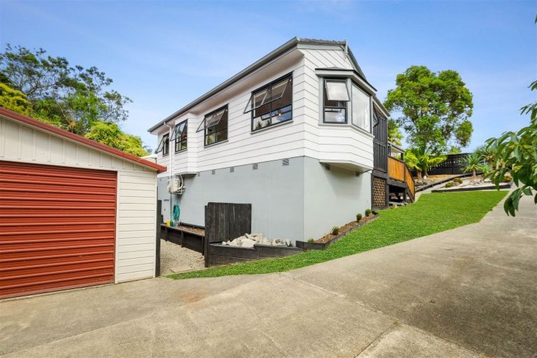 Photo of property in 9 Luxor Place, Massey, Auckland, 0614