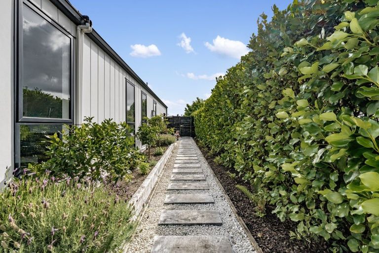 Photo of property in 17 Dinning Road, Riverhead, 0820