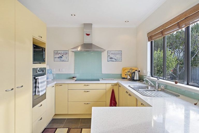 Photo of property in 22 Jelas Road, Red Beach, 0932