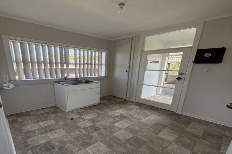 Photo of property in 6 Royal Road, Massey, Auckland, 0614