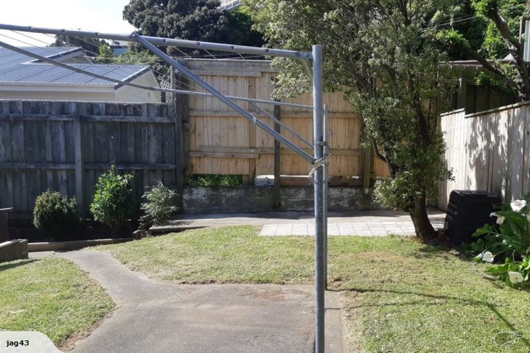 Photo of property in 56f2 Ira Street, Miramar, Wellington, 6022