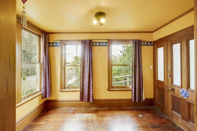 Photo of property in 69 Wellesley Road, Napier South, Napier, 4110