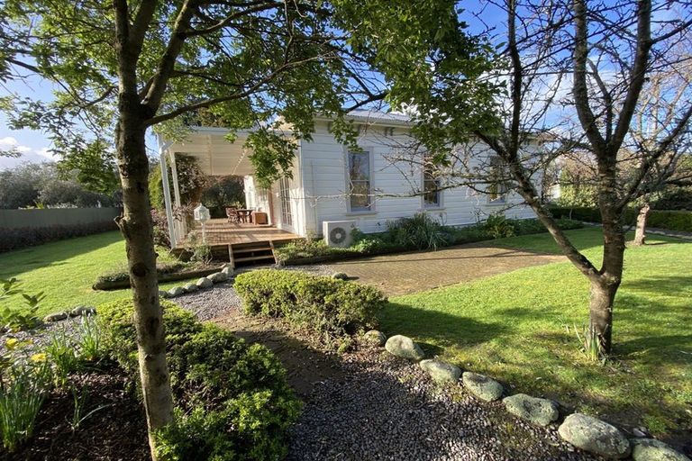 Photo of property in 97 Kuratawhiti Street, Greytown, 5794