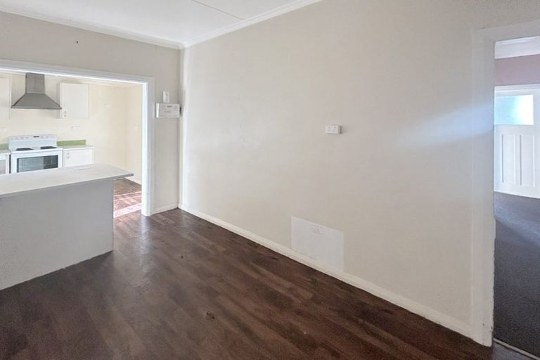 Photo of property in 37 Manuka Street, Castlecliff, Whanganui, 4501