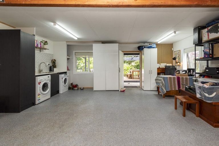 Photo of property in 12 Cheriton Road, Mellons Bay, Auckland, 2014