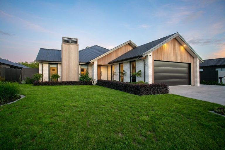 Photo of property in 14 Ruge Court, Cambridge, 3434