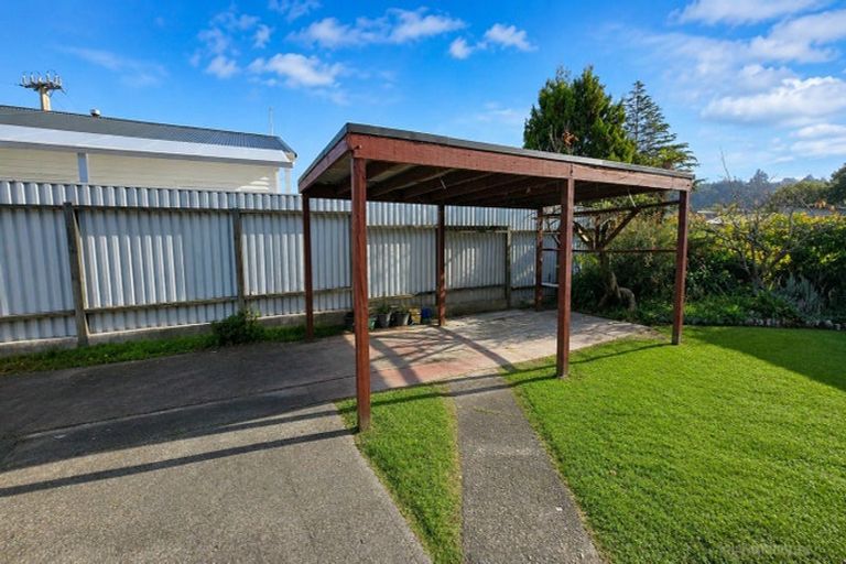 Photo of property in 1b Horoeka Street, Stokes Valley, Lower Hutt, 5019