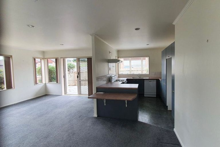 Photo of property in 5 The Boulevard, Red Beach, 0932