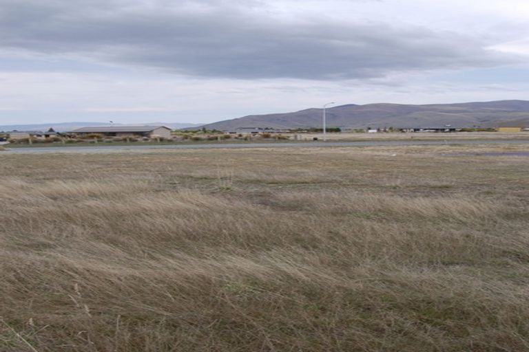 Photo of property in 2 Peak Drive, Twizel, 7901