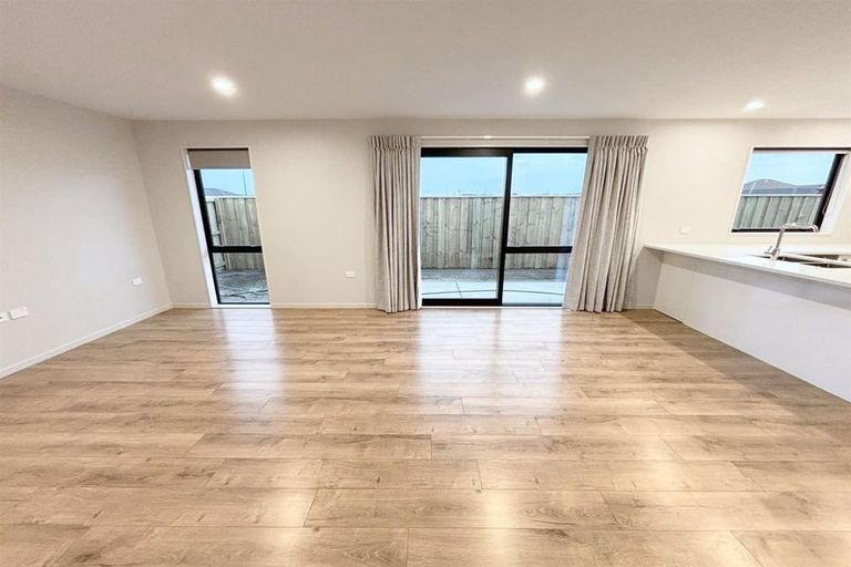 Photo of property in 15 Busby Way, Rolleston, 7614