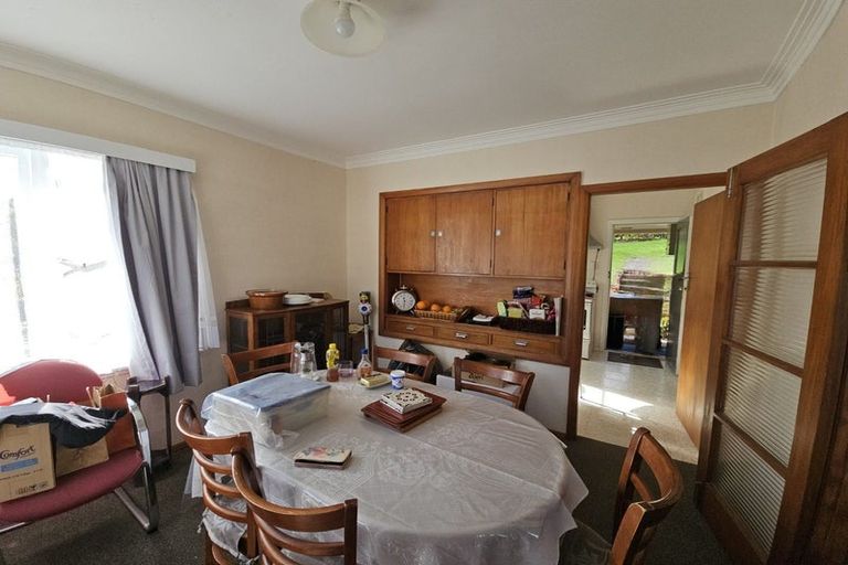 Photo of property in 3 Huia Street, Tawa, Wellington, 5028