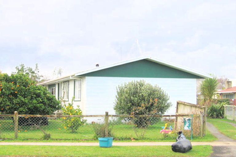 Photo of property in 12 Rhonda Avenue, Deanwell, Hamilton, 3206