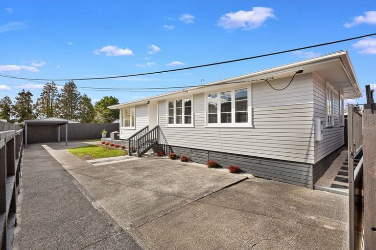 Photo of property in 2/38 Edwards Avenue, Henderson, Auckland, 0610