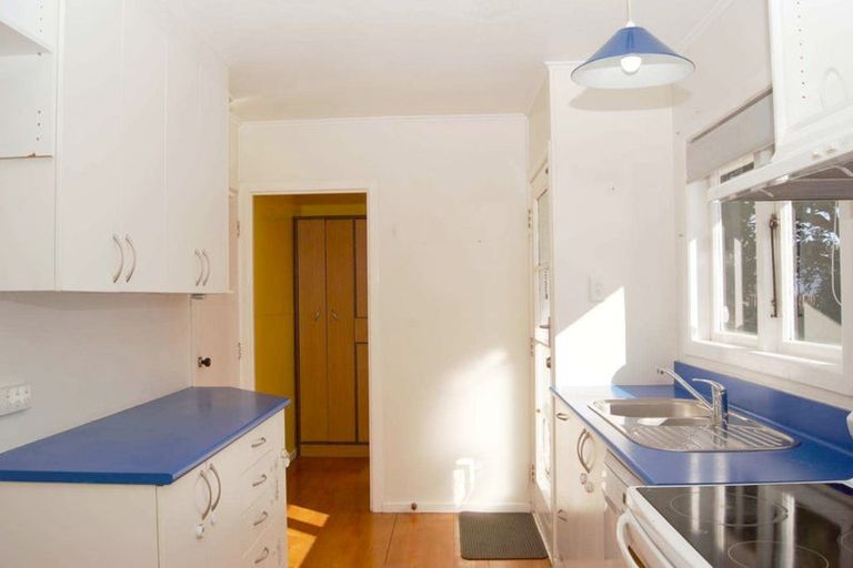 Photo of property in 54 Kervil Avenue, Te Atatu Peninsula, Auckland, 0610