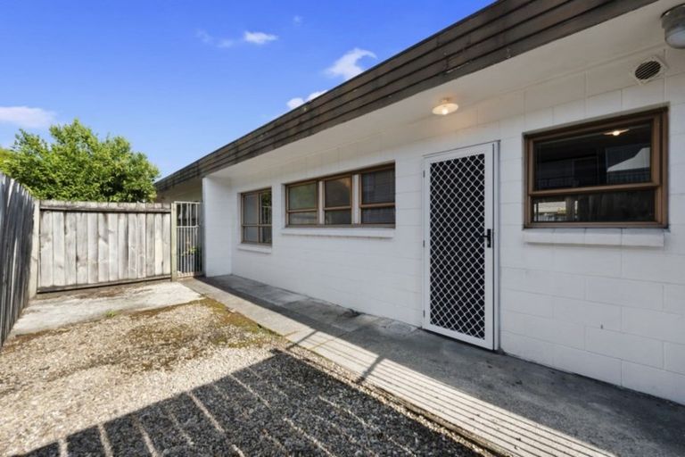 Photo of property in 3/875 Heaphy Terrace, Claudelands, Hamilton, 3214