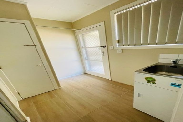 Photo of property in 38 Burbank Avenue, Manurewa, Auckland, 2102