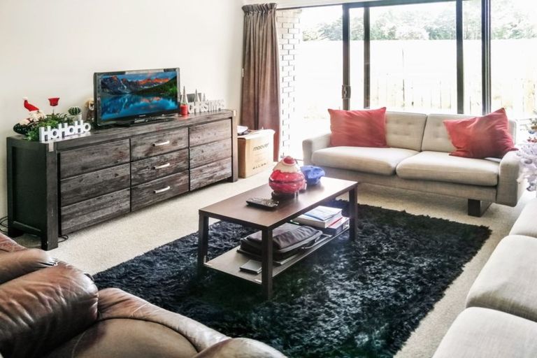 Photo of property in 70 Prado Drive, Pukekohe, 2120