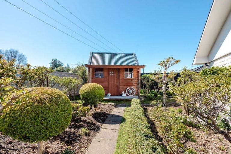 Photo of property in 9 Smith Street, Dannevirke, 4930