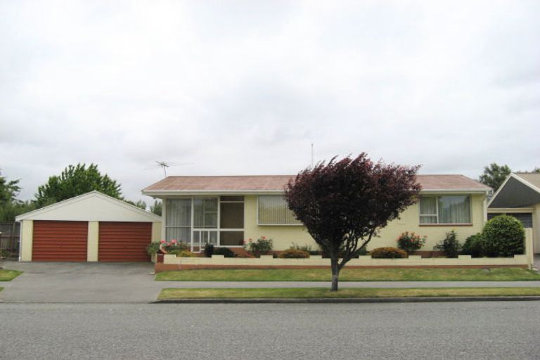 Photo of property in 71 Nortons Road, Avonhead, Christchurch, 8042