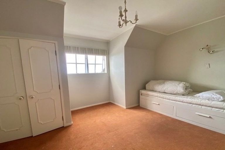 Photo of property in 12 Ewan Place, Taradale, Napier, 4112