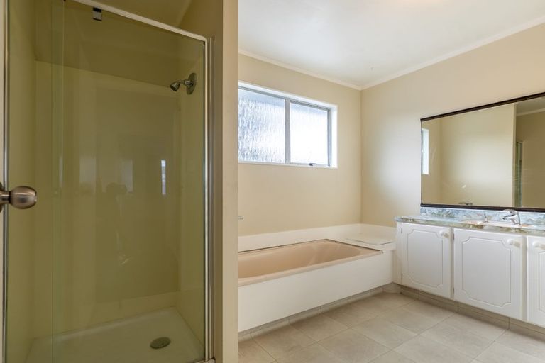 Photo of property in 68 Kohekohe Street, New Lynn, Auckland, 0600