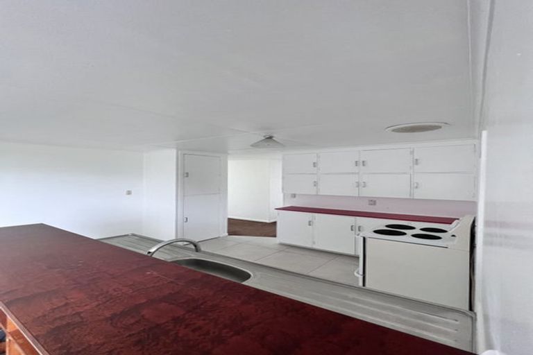 Photo of property in 93 Henderson Valley Road, Henderson, Auckland, 0612