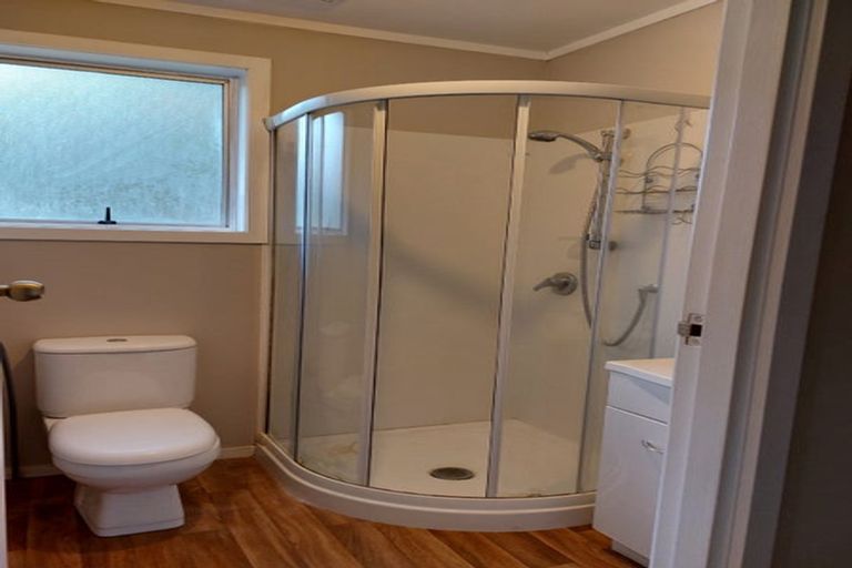 Photo of property in 4 Osman Street, Glen Eden, Auckland, 0602