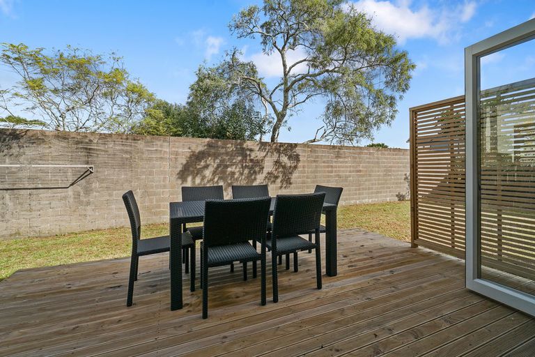 Photo of property in 696 Te Atatu Road, Te Atatu Peninsula, Auckland, 0610