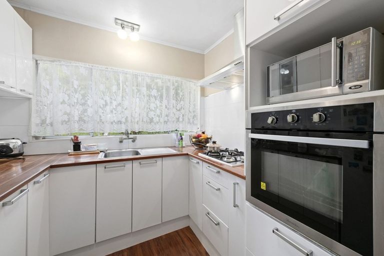 Photo of property in 2/50 Lincoln Avenue, Tawa, Wellington, 5028