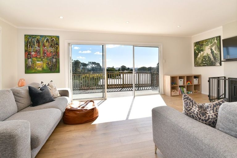 Photo of property in 22 Downer Street, Helensville, 0800