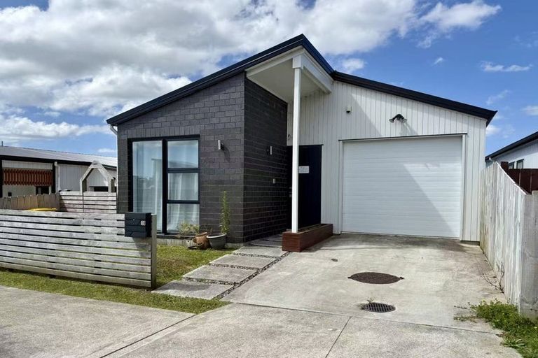 Photo of property in 18 Horokaka Street, Massey, Auckland, 0614