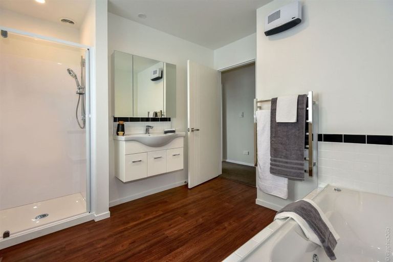 Photo of property in 33 Palmers Road, New Brighton, Christchurch, 8083