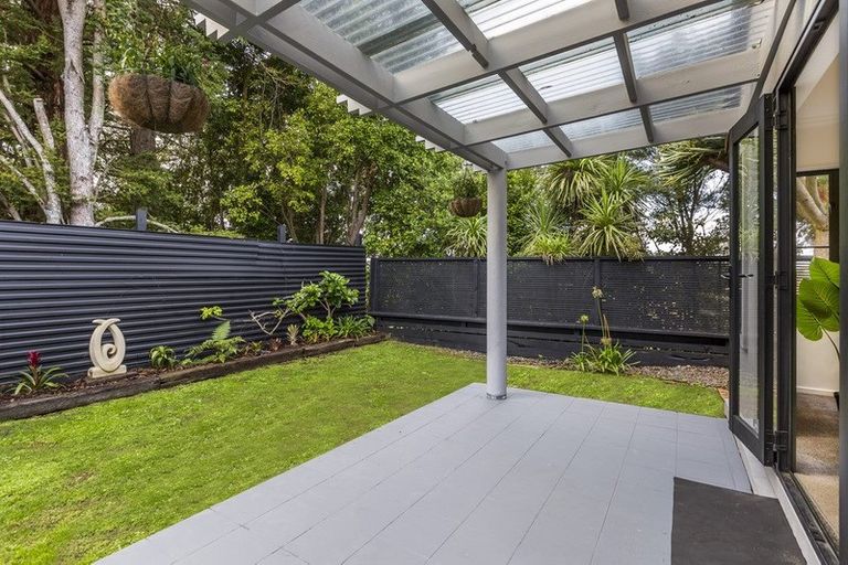 Photo of property in 3/8 Golf Road, New Lynn, Auckland, 0600
