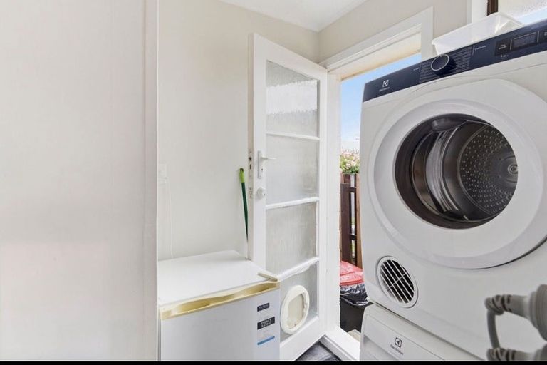 Photo of property in 24 New Street, Saint Kilda, Dunedin, 9012