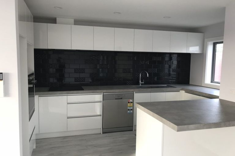 Photo of property in 121u3 Rongotai Road, Kilbirnie, Wellington, 6022