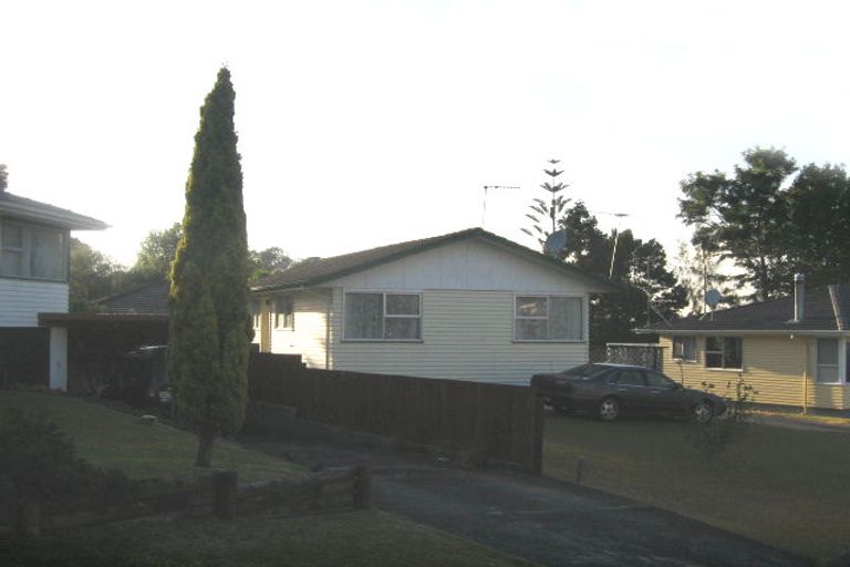 Photo of property in 2/8 Mchardy Place, Glenfield, Auckland, 0627