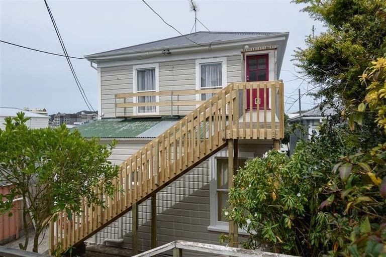 Photo of property in 4a/8 Howard Street, Mount Cook, Wellington, 6021