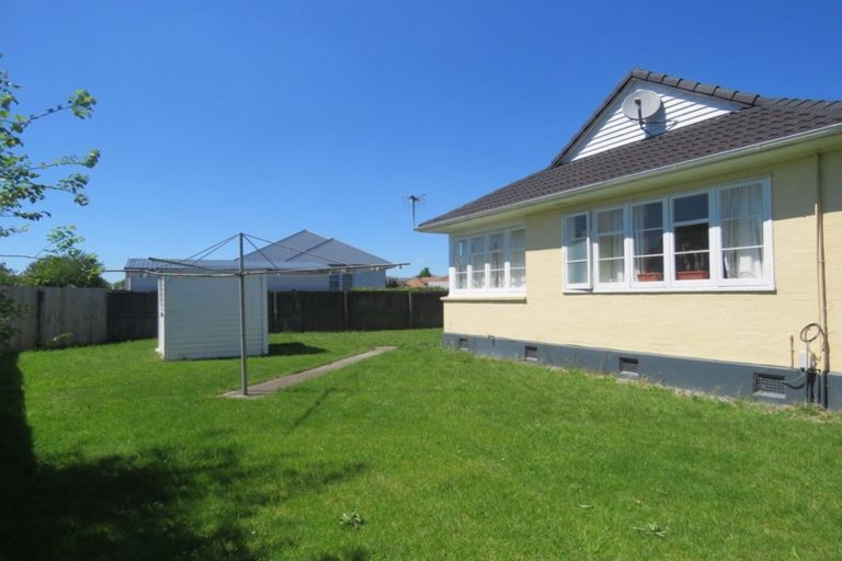 Photo of property in 22 Piko Crescent, Riccarton, Christchurch, 8041