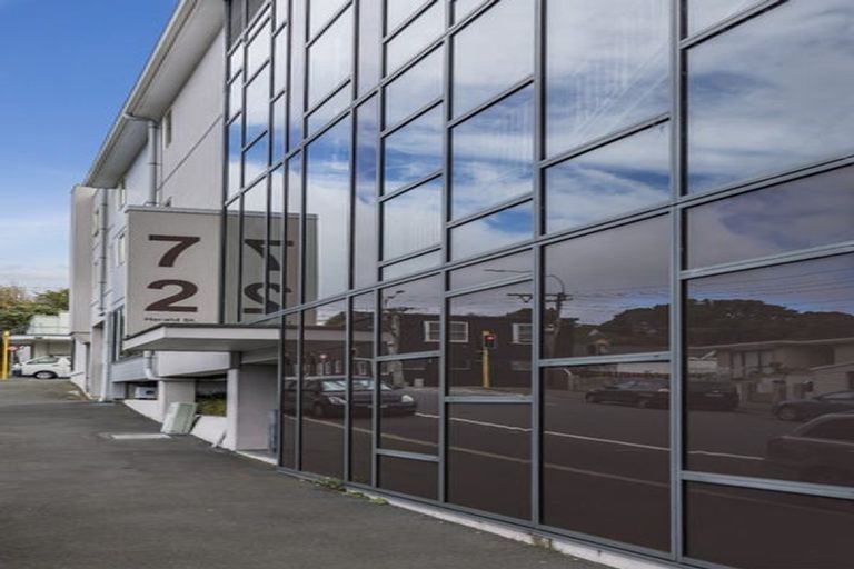 Photo of property in Luxford Villas, 309/72u Herald Street, Berhampore, Wellington, 6023