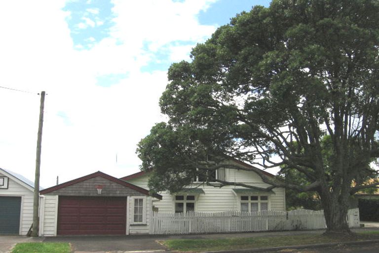 Photo of property in 44b Waterview Road, Stanley Point, Auckland, 0624
