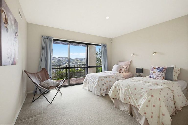 Photo of property in 17 Landsdowne Terrace, Karori, Wellington, 6012
