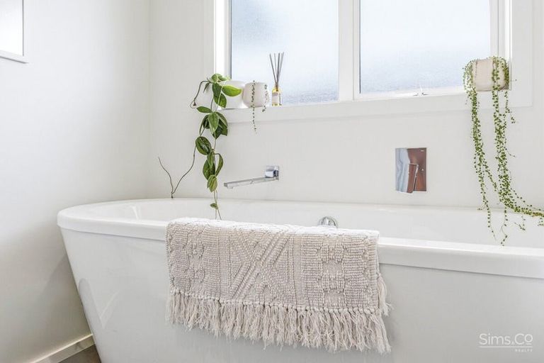Photo of property in 9 Simon Street, Tawhero, Whanganui, 4501