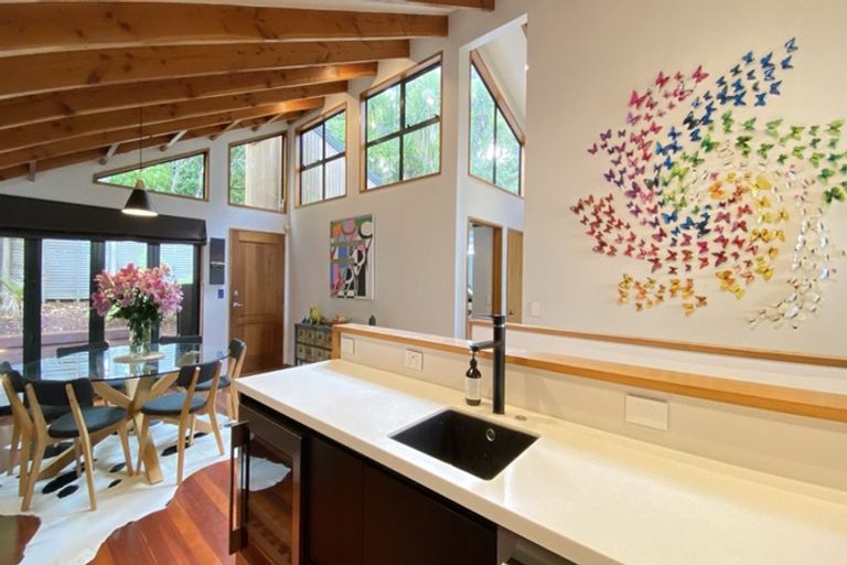 Photo of property in 31 York Road, Titirangi, Auckland, 0604